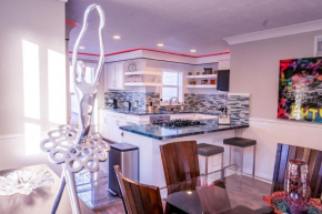 Big Home/Pet/Free Parking/EV/6 Br Sleeps 25/dwntwn